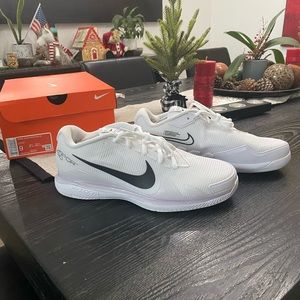 New Nike vapor pro size 9 for sale